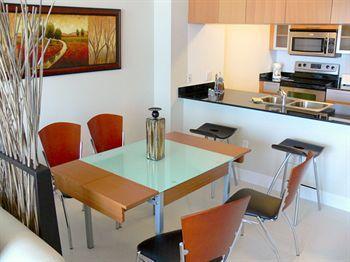Opera Suites And Marina Doral Ngoại thất bức ảnh